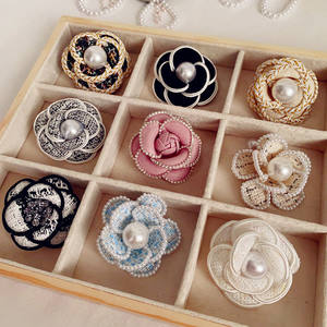 豪華なフランスの小さな香りのブローチ手作り布Camelliaビンテージパールピンドレスシャツ女性のためのコサージュ - Product Image 3