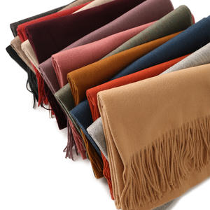 Venta al por mayor de bufandas de invierno de gran tamaño señoras mujeres lana logotipo personalizado invierno suave chal 100% bufanda de lana - Product Image 2