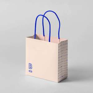Sac de shopping en papier enduit pliable biodégradable personnalisé avec votre propre logo pour les magasins de détail de vêtements et de chaussures - Product Image 3