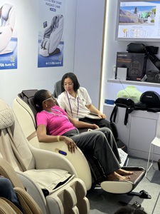 Ghế massage mini không trọng lực tự động nhào nặn, thiết kế chân ghế gấp tiết kiệm không gian, quà tặng lễ hội LEERCON, sản phẩm mới - Product Image 3