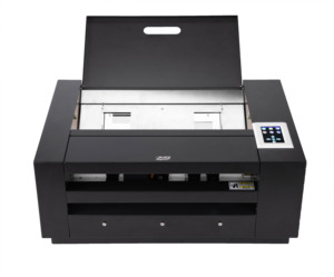 Máquina de <span class=keywords><strong>Corte</strong></span> de Etiquetas Autoadhesivas Anycut ZKSV350 A3/A4 Económica con Alimentación Automática, Pantalla Táctil de 4.3 Pulgadas, Servomotor, <span class=keywords><strong>Corte</strong></span> de 1500 mm/s - Product Image 5