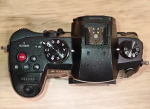 กล้อง Lumix GH5S เซ็นเซอร์ CMOS ความละเอียดสูงแบบ Four-Thirds กล้องดิจิตอล 4k 10MP รุ่น GH5S - Product Image 2