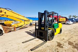 Montacargas Usado Confiable de 5T con Centro de Carga de 600 mm y Peso Operativo de 7280 kg para Manejo de Materiales Pesados - Product Image 5