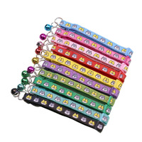 Collier pour animaux de compagnie mignon motif dessin animé avec nœud papillon et clochette, en sangle PP imprimée, réglable, avec boucle de sécurité à dégagement rapide, pour petits chiens et chats, vente en gros