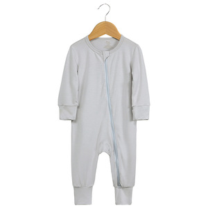 Venta al por mayor <span class=keywords><strong>de</strong></span> <span class=keywords><strong>pijamas</strong></span> <span class=keywords><strong>de</strong></span> algodón <span class=keywords><strong>de</strong></span> bambú para bebés pequeños, <span class=keywords><strong>pijamas</strong></span> <span class=keywords><strong>de</strong></span> manga larga con cremallera para bebés, mameluco infantil - Product Image 3