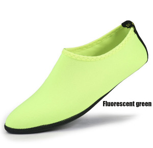 Vente en gros de chaussures d'eau sur place chaussures de bain chaussettes Aqua pieds nus antidérapantes à séchage rapide pour <span class=keywords><strong>piscine</strong></span> de plage - Product Image 5