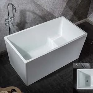 Mattweiß Verschiedene Größen optionen Corner Square Freistehende Badewanne mit Sitz Preise Fiberglas-Badewannen