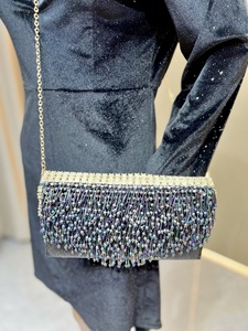 Borsa a tracolla di lusso 2026 con perle, catena e nappe, borsa a busta scintillante in raso, firmata, per feste - Product Image 4