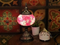 Lampe de table en verre turque artisanale à motifs romantiques, lampe en mosaïque de verre, lampe de table en mosaïque de verre, vente chaude à Marrakech