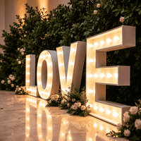 Grandes lettres lumineuses blanches pour décorations de mariage, événements et arrière-plans de photomaton