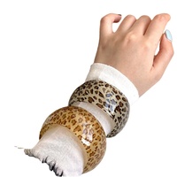 Ensemble de bracelets ouverts à imprimé léopard Bracelet en résine unique pour femmes Bracelets de mode Fournisseur de gros