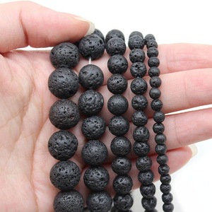Cuentas de piedras preciosas redondas negras naturales al por mayor, cuentas de <span class=keywords><strong>Lava</strong></span> porosa de roca volcánica de aceite esencial para la fabricación de pulseras de joyería Li - Product Image 5