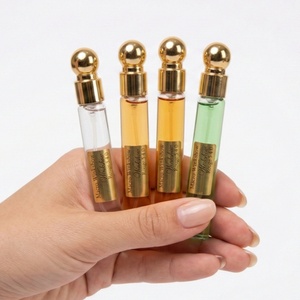 น้ำหอมขนาดพกพา 10 มล. กลิ่นอำพัน ฟลอรัล สำหรับผู้ชายและผู้หญิง กลิ่นหอมติดทนนาน กลิ่นฟลอรัลฟรุ๊ตตี้ ชุดพกพาสำหรับเดินทาง ขายส่ง น้ำหอมแบรนด์ดัง - Product Image 5