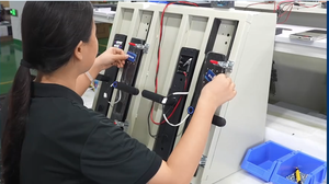 กลอนประตูอัจฉริยะระบบจดจำใบหน้า 3 มิติ พร้อมระบบสแกนเส้นเลือดฝ่ามือ รองรับวีดีโอและเสียง 2 ทาง สำหรับบ้านและโรงแรม - Product Image 4