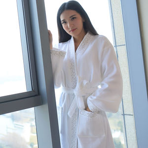 Commercio all'ingrosso personalizzato di alta qualità in cotone 100% logo Unisex da donna e da uomo <span class=keywords><strong>con</strong></span> colletto <span class=keywords><strong>a</strong></span> <span class=keywords><strong>scialle</strong></span> bianco accappatoi - Product Image 5