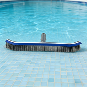 Cepillo <span class=keywords><strong>de</strong></span> Limpieza para Piscinas <span class=keywords><strong>de</strong></span> 18 Pulgadas con Mango <span class=keywords><strong>de</strong></span> Aluminio Pulido y Vinilo Resistente - Product Image 1