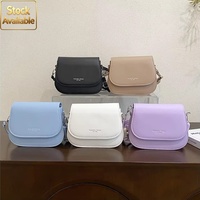 Sac bandoulière en cuir PU imperméable avec logo personnalisé, couleur unie minimaliste, sac à main avec bandoulière réglable pour femme, usage quotidien