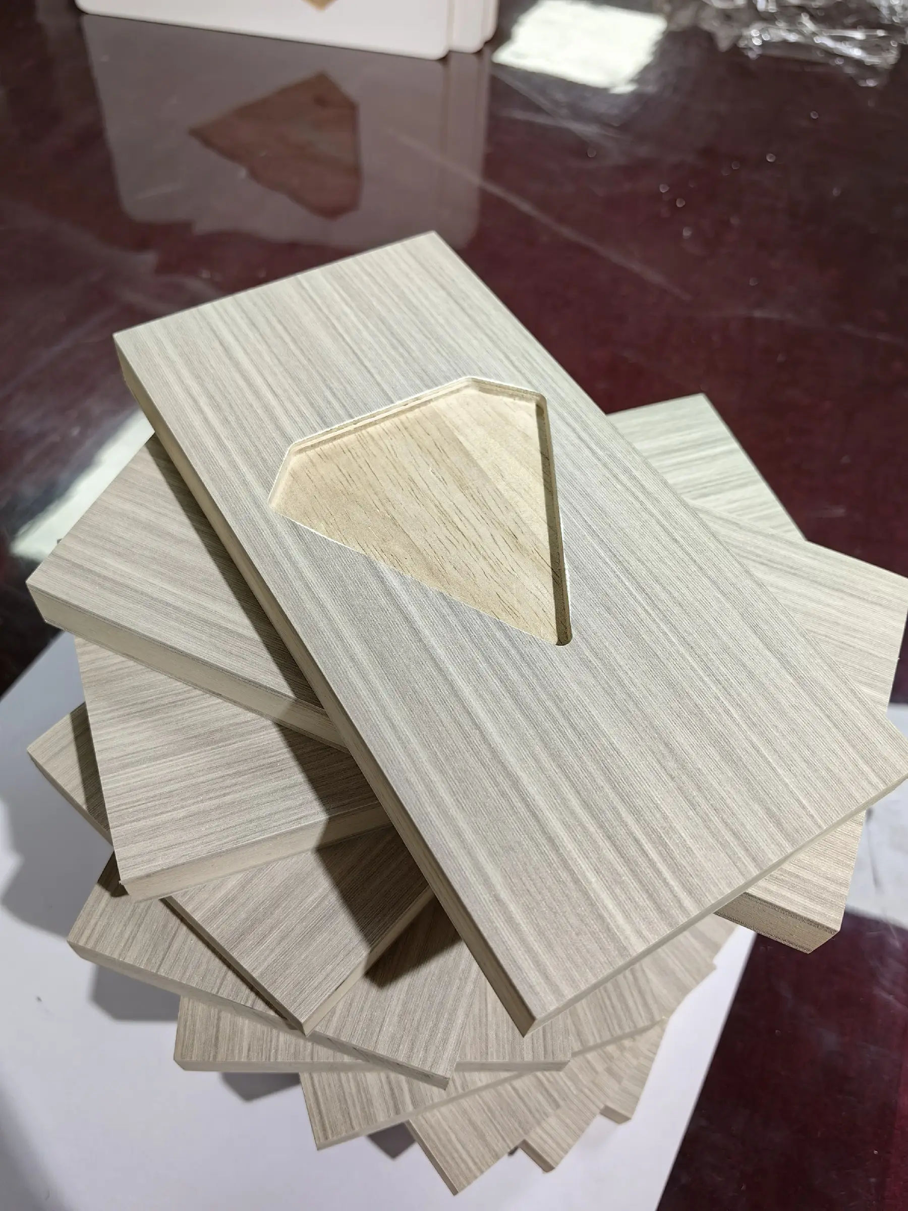 Áp lực cao Laminate nhiều lớp gỗ ván/blockboards-một vật liệu linh hoạt và trang trí cho đồ nội thất và sàn