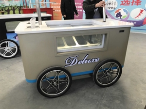 Street Italian Mobile Push Popsicle Showcase Freezers/ Ice Cream Vending Cart for Sale - Product Image 4