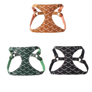 Großhandel Luxus verstellbare PU Leder Hunde geschirr und Leine Set Niet dekoriert Druck Designer Leine - Product Image 6