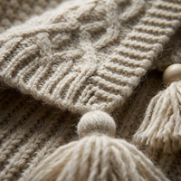 Couverture en tricot personnalisée avec pompons, tissage texturé épais et doux, pour des plaids bohèmes de luxe pour la décoration intérieure avec étiquette privée