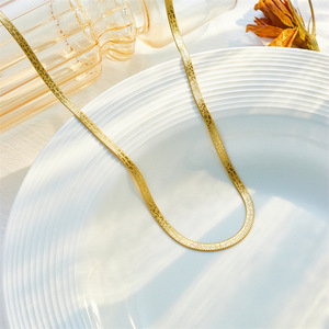 Azınlık moda basit tasarım titanyum çelik altın kaplama dokuma baskılı yılan zincir yaka bilezik <span class=keywords><strong>Metal</strong></span> takı - Product Image 4