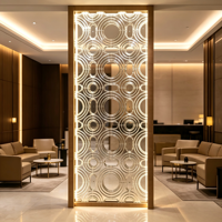 Paravent en verre éclairé par LED personnalisé, lampe de séparation autoportante en métal doré pour hôtel de luxe, hall, villa, restaurant