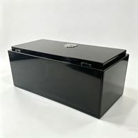 Armoire à outils en acier noir avec serrure pour l'organisation du rangement en atelier