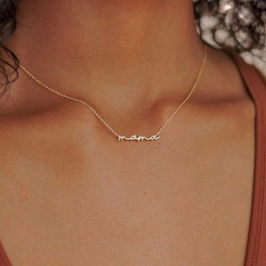 Collana Personalizzata 'Mama' in Acciaio Inossidabile Placcato Oro 14K, Regalo per Futura <span class=keywords><strong>Mamma</strong></span> e <span class=keywords><strong>Festa</strong></span> <span class=keywords><strong>della</strong></span> <span class=keywords><strong>Mamma</strong></span> - Product Image 2