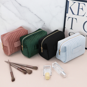 Bolsa de Maquillaje de Terciopelo de Gran Capacidad, Neceser de Viaje Suave con Cremallera, Organizador de Almacenamiento de Artículos de Tocador - Product Image 6