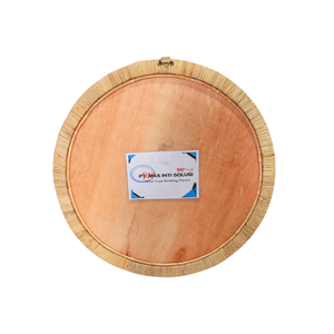 Le miroir mural bohème fait main, avec un cadre en rotin naturel texturé, qui ajoute une touche de charme rustique et chaleureux. - Product Image 5