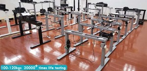 Muebles de oficina ergonómicos, soporte de cuatro monitores, mesa de oficina, marco de escritorio de pie, escritorio de elevación eléctrica, escritorio ajustable en altura - Product Image 5