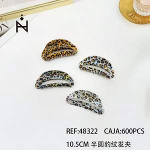 Fermaglio per capelli a mezza luna con motivo leopardato, 10,5 cm, in plastica, accessorio moda per donna, stile casual - Product Image 2