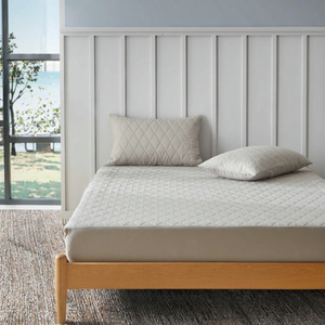 Protector de Colchón Impermeable y Cómodo en Oferta, Cubrecama Ajustable Suave, Cubrecolchón Impermeable de Poliéster - Product Image 1