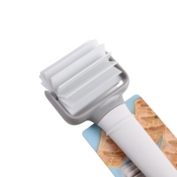 Vente en gros OEM de couteaux à pizza, à pain, à biscuits et à pâtisserie jetables en plastique rectangulaires, moule à rouleaux, coupe-lattice