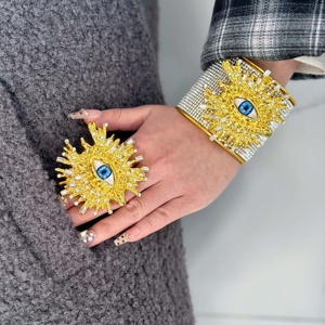 Bracelets de luxe en or plaqué 18 carats avec incrustations de gros yeux maléfiques exagérés et zircon complet, bijoux de luxe pour femmes - Product Image 3