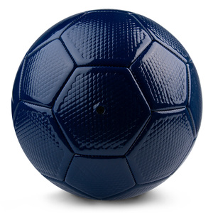 Balón de Fútbol Personalizado al por Mayor, Cosido a Máquina, de PVC, para Recreación y Juego Casual, Hecho en Fábrica en Vietnam - Product Image 3