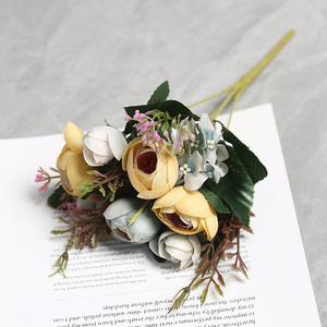 Bouquet di Fiori Artificiali in Stile Europeo, Rose Artificiali in Seta, Piccoli Mazzi di Fiori per Decorazioni Matrimoniali ed Eventi - Product Image 4