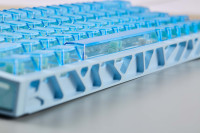Clavier à projection laser avec design pleine taille et options d'axe magnétique ou de commutateurs mécaniques
