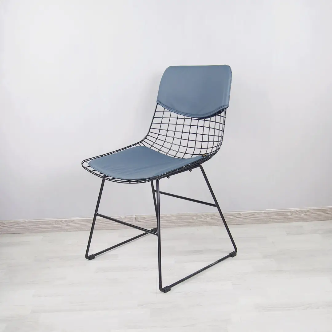 Best Selling High End Customized Cafe Wire Furniture Nordic Stackable Chair Luxury Upholster Fabric Seat