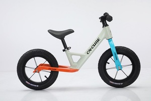Vélo d'équilibre 3-<span class=keywords><strong>en</strong></span>-<span class=keywords><strong>1</strong></span> de haute qualité à <span class=keywords><strong>2</strong></span> roues avec cadre <span class=keywords><strong>en</strong></span> acier à haute teneur <span class=keywords><strong>en</strong></span> carbone et amortisseur certifié EN71 pour les tout-petits - Product Image 2