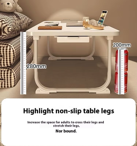 Une petite <span class=keywords><strong>table</strong></span> pliante <span class=keywords><strong>de</strong></span> style <span class=keywords><strong>plateau</strong></span>, placée sur un ordinateur portable pour une utilisation - Product Image 5