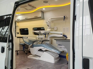 Vehículo Clínico Dental Móvil Saic Maxus con Volante a la Derecha (RHD) y a la Izquierda (LHD), con Silla Dental y Equipos Dentales para Tratamiento y Cuidado Bucal al Aire Libre - Product Image 4