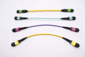 MTP/MPO 5,0 mm benutzerdefinierte längen Multimode OM3 Fiber-Optik-Patch-Schnur Übereinstimmung mit Geräten