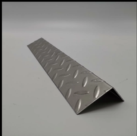 Protecteur d'angle en alliage d'aluminium 2" x 2" x 48" avec plaque diamantée série 6000 polie, services de découpe et de pliage sur mesure