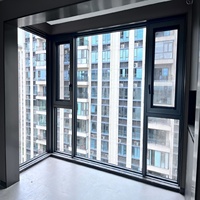 Ventana Abatible de Aluminio a Medida con Doble Acristalamiento Templado y Recubrimiento en Polvo para Proyectos