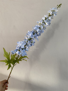 Fleurs artificielles en gros d'usine, fleurs de delphinium en soie bleue pour la décoration de mariage - Product Image 5