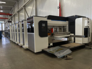 Cố định đơn vị sóng hộp carton độ nét cao Máy in <span class=keywords><strong>flexo</strong></span> Máy sấy véc ni slotter quay chết cắt thư mục gluer máy - Product Image 2