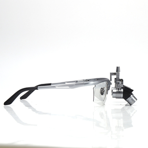 Lente d'ingrandimento binoculare chirurgica 3.0X Ergo con lampada frontale, Lenti d'ingrandimento dentali Ergo con faro, Lente d'ingrandimento universale per chirurgia - Product Image 5