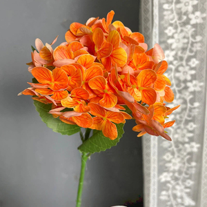 Fiore di Ortensia Bianca Realistico da 45 cm per Archi Nuziali, Palchi e Centrotavola, Bouquet Floreale, Ortensia da Sposa - Product Image 4